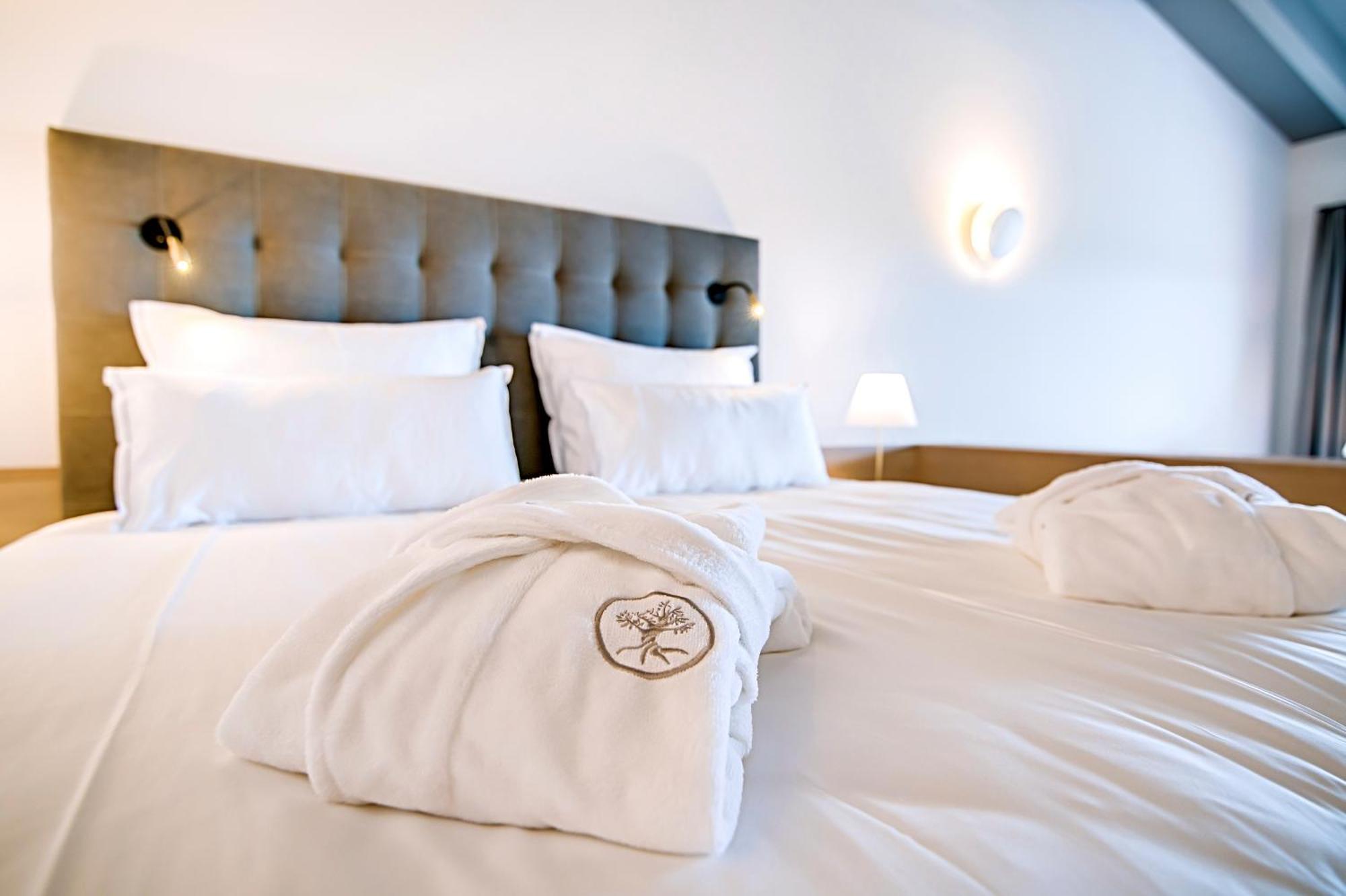 Carrossa Hotel & Spa Arta Bagian luar foto